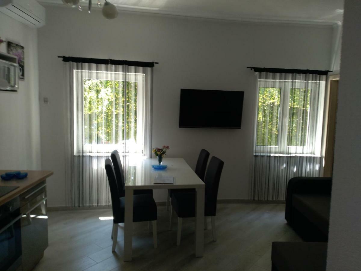 Danijel Apartment Novi Vinodolski Exterior photo